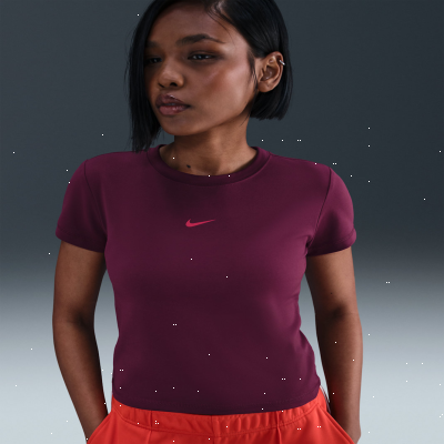Recycled MaterialsNike SportswearWomen's Slim Cropped Top
