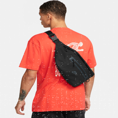 Recycled MaterialsNike PremiumHip Pack (8L)
