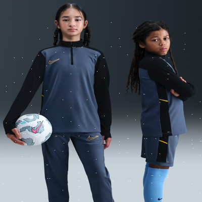 Recycled MaterialsNike AcademyOlder Kids' Dri-FIT Long-Sleeve 1/4-Zip Football Drill Top