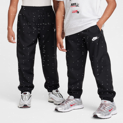 Nike Sportswear ClubOlder Kids' Woven Joggers