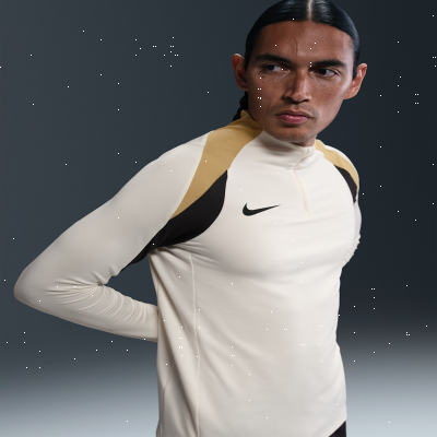 Recycled MaterialsNike StrikeMen's Dri-FIT Football 1/2-Zip Drill Top