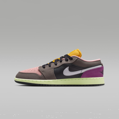 Air Jordan 1 Low SEOlder Kids' Shoes