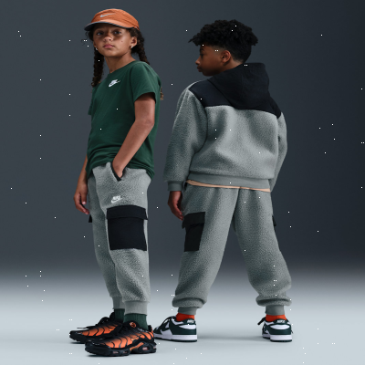 Recycled MaterialsNike Sportswear Club FleeceOlder Kids' Cargo Trousers