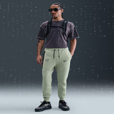 Recycled MaterialsChelsea F.C. TechMen's Nike Football Fleece Joggers