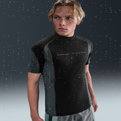 Recycled MaterialsNike TechMen's Dri-FIT Short-Sleeve Base Layer