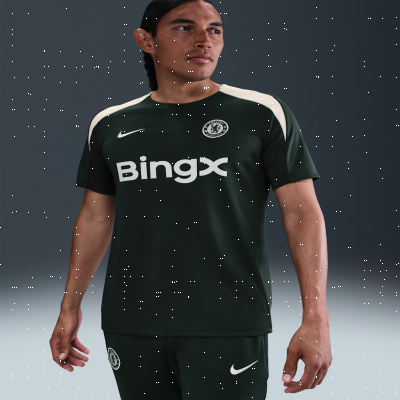 Recycled MaterialsChelsea F.C. StrikeMen's Nike Dri-FIT Football Short-Sleeve Top