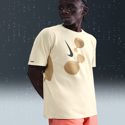 Recycled MaterialsNike Trail Solar ChaseMen's Dri-FIT ADV Short-Sleeve Running Top