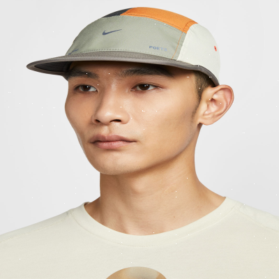 Recycled MaterialsNike FlyDri-FIT Cap