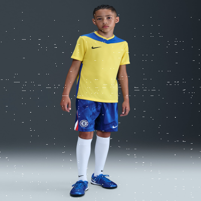 Recycled MaterialsChelsea F.C. 2025/26 Stadium HomeOlder Kids' Nike Dri-FIT Football Replica Shorts