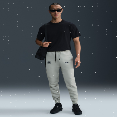 Recycled MaterialsInter Milan TechMen's Nike Football Fleece Joggers