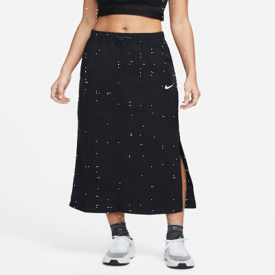 Nike Sportswear EssentialWomen's High-Waisted Woven Skirt