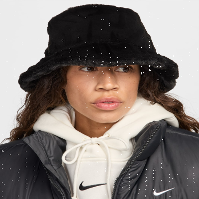 Recycled MaterialsNike ApexFaux Fur Bucket Hat