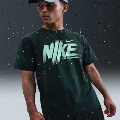 Recycled MaterialsNike HyverseMen's Dri-FIT UV Training Top