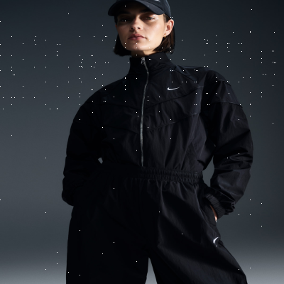 Recycled MaterialsNike WindrunnerWomen's Loose UV Woven Full-Zip Jacket