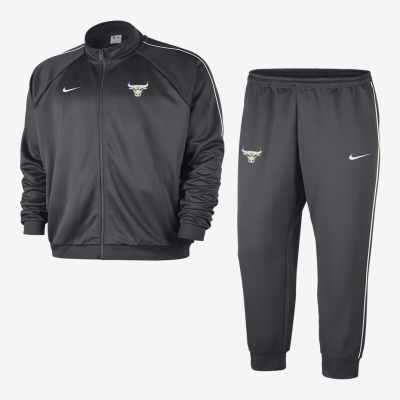 Recycled MaterialsChicago Bulls Club CourtsideMen's Nike NBA Tracksuit