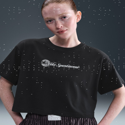 Nike Sportswear ClubWomen's Loose Cropped T-Shirt