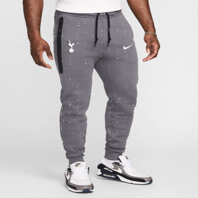 Recycled MaterialsTottenham Hotspur Tech FleeceMen's Nike Football Joggers