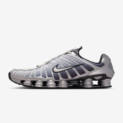 Nike Shox TLMen's Shoes With Reflective Design Accents