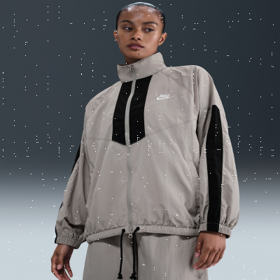 Recycled MaterialsNike Sportswear WindrunnerWomen's Oversized Jacket