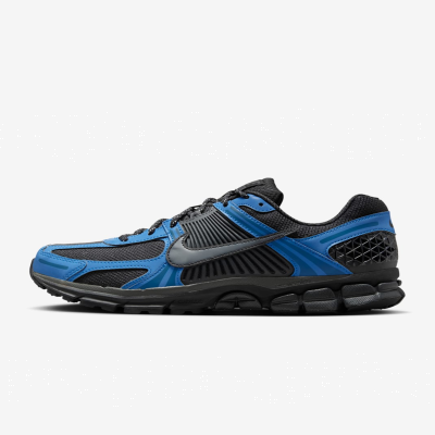 Nike Zoom Vomero 5 SEMen's Shoes With Reflective Design Accents