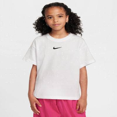 Nike Sportswear EssentialOlder Kids' (Girls') T-Shirt