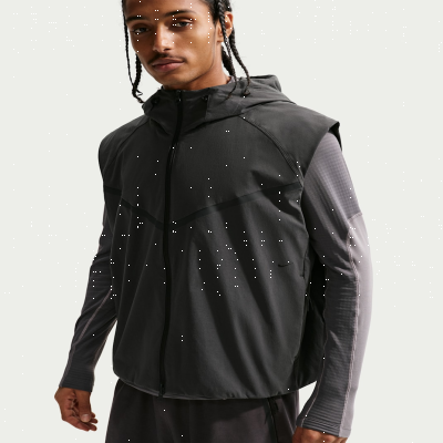 Nike TechMen's Dri-FIT Woven Windrunner Gilet