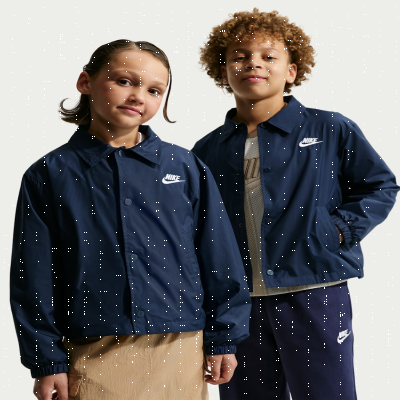 Recycled MaterialsNike Sportswear ClubOlder Kids' Repel Coaches' Jacket