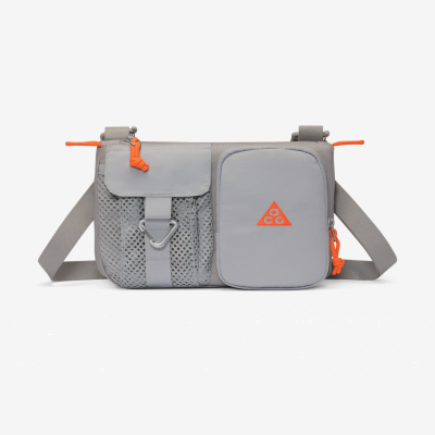 Recycled MaterialsNike ACG 'DAYMAX'Cross-body Bag (3L)