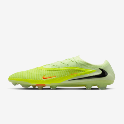 Recycled MaterialsNike Phantom 6 Low EliteFirm-Ground Football Boot