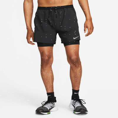 Recycled MaterialsNike StrideMen's Dri-FIT 13cm (approx.)Hybrid Running Shorts