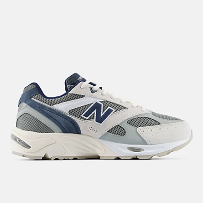 880R Shoes