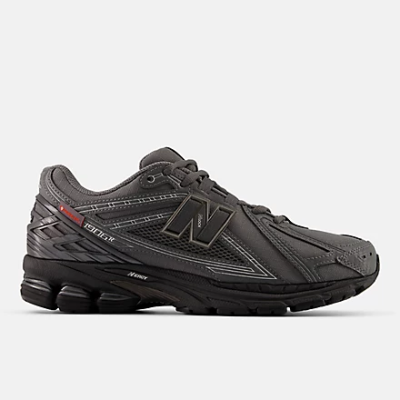 1906R Shoes